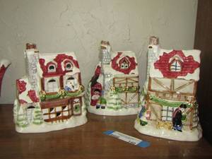 lot 140 image: qty 2  FITZ & FLOYD  light houses,    FITZ & FLOYD 1988 small house cookie jar