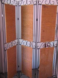 lot 153 image: ROOM DIVIDER METAL 5FT X 17IN PER PANEL 3 PANELS