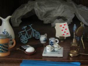 lot 173 image: Miniature figurines