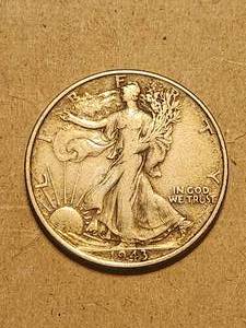 lot 48 image: 1943 Walking Liberty half dollar - 90% silver