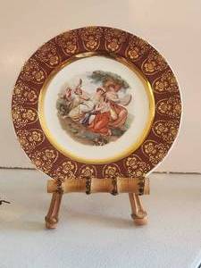 lot 25 image: Vintage Limoge cabinet collector plate