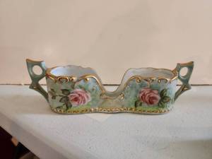 lot 45 image: Vintage Victorina Rose double spoon holder