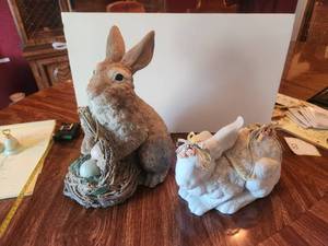 lot 51 image: Selection of Rabbit decor