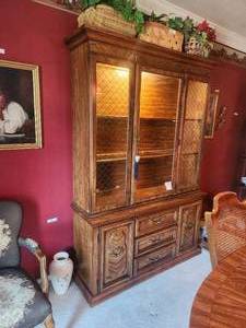 lot 58 image: Very nice vintage China cabinet with drawers
