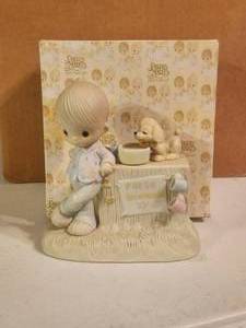 lot 257 image: Precious Moments - 1980 Thank You for coming to my ade- Jonathan & David - E-5202