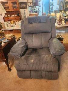 lot 311 image: La-z-Boy swivel recliner chair