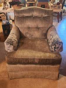 lot 310 image: Chair - Brandt of Fort Worth