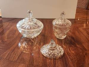 lot 91 image: Selection of 2 cut glass lidded candy dishes