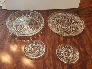 lot 99 image: Selection of vintage glass dishes and 3 section candy dish