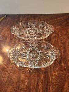 lot 103 image: Selection of 2 section press cut glass section candy relish dish