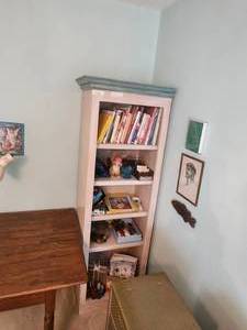lot 426 image: Very nice corner bookshelf unit