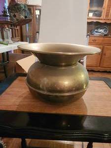 lot 149 image: Brass spittoon