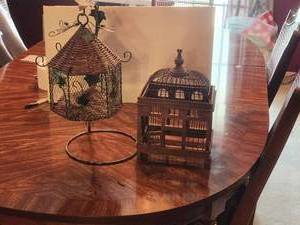 lot 145 image: Selection of 2 bird cages decor.