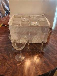 lot 152 image: Selection of stemware