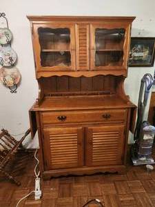 lot 160 image: Vintage solid wood hutch with folding side extension on each side