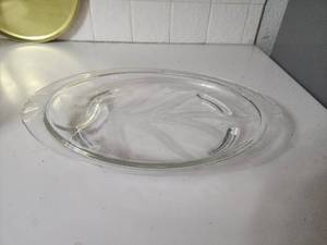 lot 184 image: Vintage glass - tree of life Pyrex meat platter