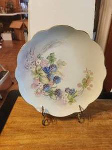 lot 220 image: Collector plate and stand