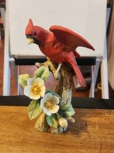 lot 221 image: Collectible Cardinal by Lefton