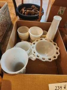 lot 234 image: Selection of milkglass