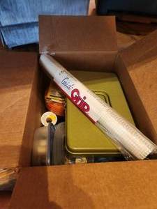 lot 308 image: Box full of sewing items - a lot of thread