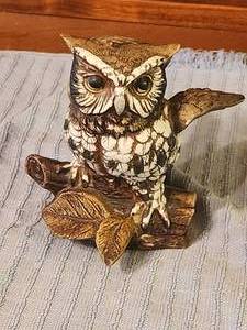 lot 268 image: Vintage owl figurine