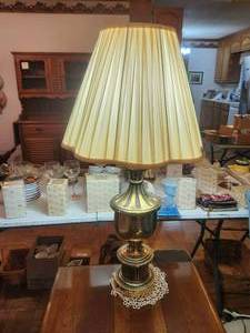 lot 313 image: Brass table lamp with shade - matches 358