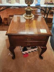 lot 312 image: Very nice wood side table with drawer - matches 357
