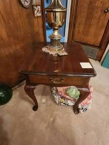 lot 357 image: Very nice wood side table with drawer - matches 312
