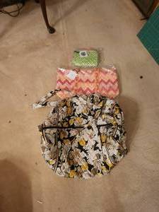 lot 356 image: Selection of 3 various size quilt bags - handbags
