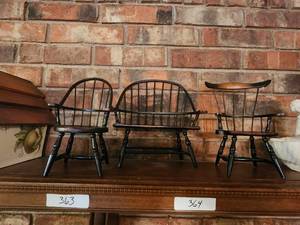lot 364 image: Spindle back Windsor 14 bench and 2 side chairs wooden doll furniture