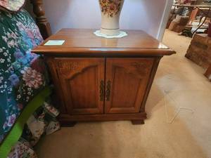 lot 385 image: Very nice wood nightstand - matches 399