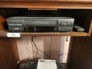 lot 398 image: Samsung HI-FI VR8705 VHS player with remote