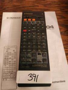 lot 391 image: Pioneer audio video programmable remote-control unit - CU-SA004