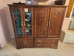 lot 396 image: Home entertainment center - tv stand