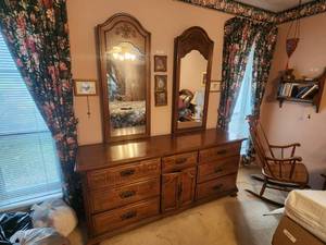 lot 403 image: Double mirror dresser with 7 drawers and 2 door