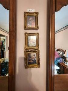 lot 405 image: Selection of small framed artwork