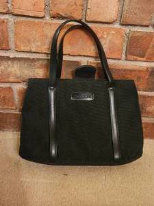 lot 346 image: Black Mondani purse
