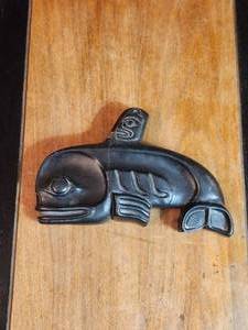 lot 318 image: Vintage Tlingit Indian Shamans Charm Killer Whale - Handcrafted by Thorn Arts