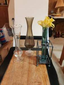 lot 333 image: Selection of single flower vases