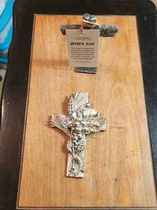 lot 336 image: Selection of metal crosses