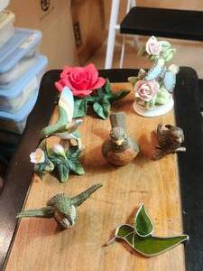 lot 337 image: Selection of ceramic, porcelain birds and flower decor