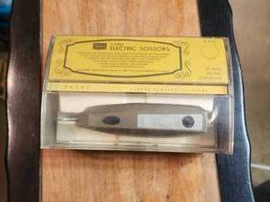 lot 341 image: Vintage Sears electric scissors in case