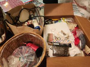 lot 350 image: Selection of crafting and sewing items