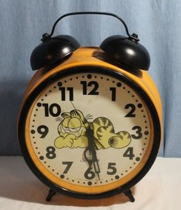 lot 8 image: Large Garfield Alarm Clock Approx 18 T X 13 W