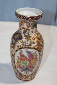 lot 27 image: Asian Hand Painted Vase with Gold Accents