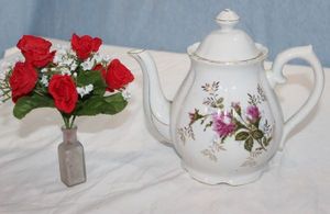 lot 54 image: Ceramic Teapot Music Box and Small Vase of Roses