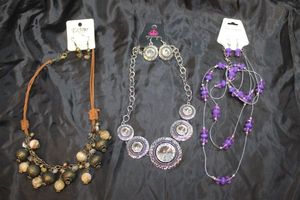 lot 84 image: Jewelry Sets Still in Packaging