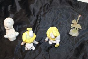 lot 87 image: Fitz and Floyd Tumbling Ballerina Pigs, Hand Painted 1979. Precious Moments I would be sunk Without You. Precious Moments Carousel Crystal Horse