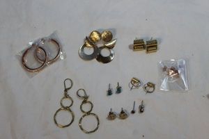 lot 95 image: Nine Sets of Earrings