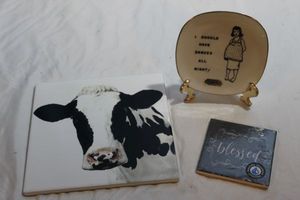 lot 119 image: Cow Hot Plate, Drink Coaster, Decorative Pregnancy Plate